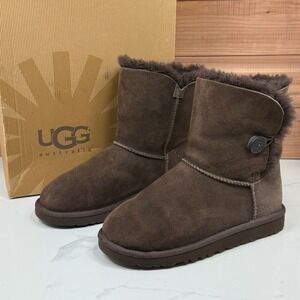 UGG Australia Bailey Button II Twinface Sheepskin Short Winter Boots Girl sz 4